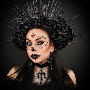 Halloween, Mörk drottningkrona, Tennsvart gotisk huvudbonad, Sockerskalle, Santa Muerte bild 3