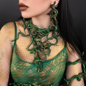 Green Snake Necklace, Medusa Gorgon Costume Jewelry, Gothic Jewelry, Gorgon Necklace, Snake Earrings, Medusa Necklace, Wand Medusa Gorgon