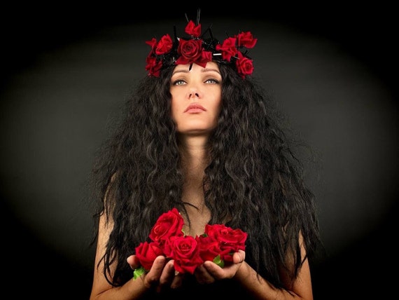 Mardi Gras Costume, Spiked Crown With Red Roses, Gothic  display picture 2