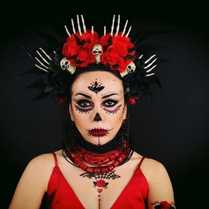 Large skeleton hands crown, Sugar skull flower crown, Halloween Feather Headband, Día de Los Muertos Headpiece, Gothic skeleton headband.
