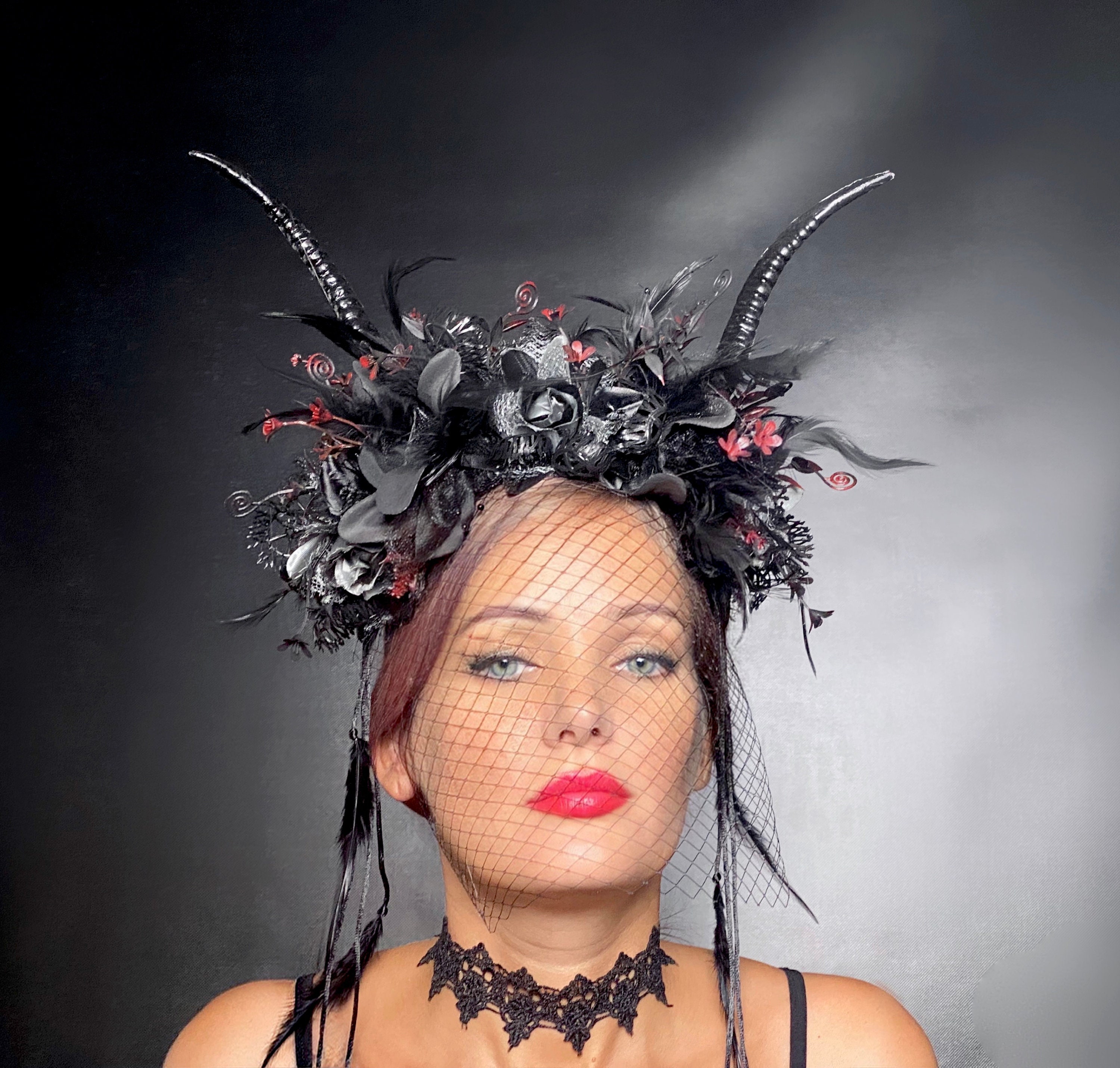 Shinybox Teufelshörner-Set Für Damen – Mit Spitzen-Halskette & Armbändern, Perfekt Für Halloween & Kostümpartys