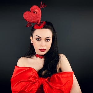 Red heart fascinator, Heart headband Valentine&#39;s day, Headband heart with arrow, Valentines headpiece, Party mini hat, Love headpiece