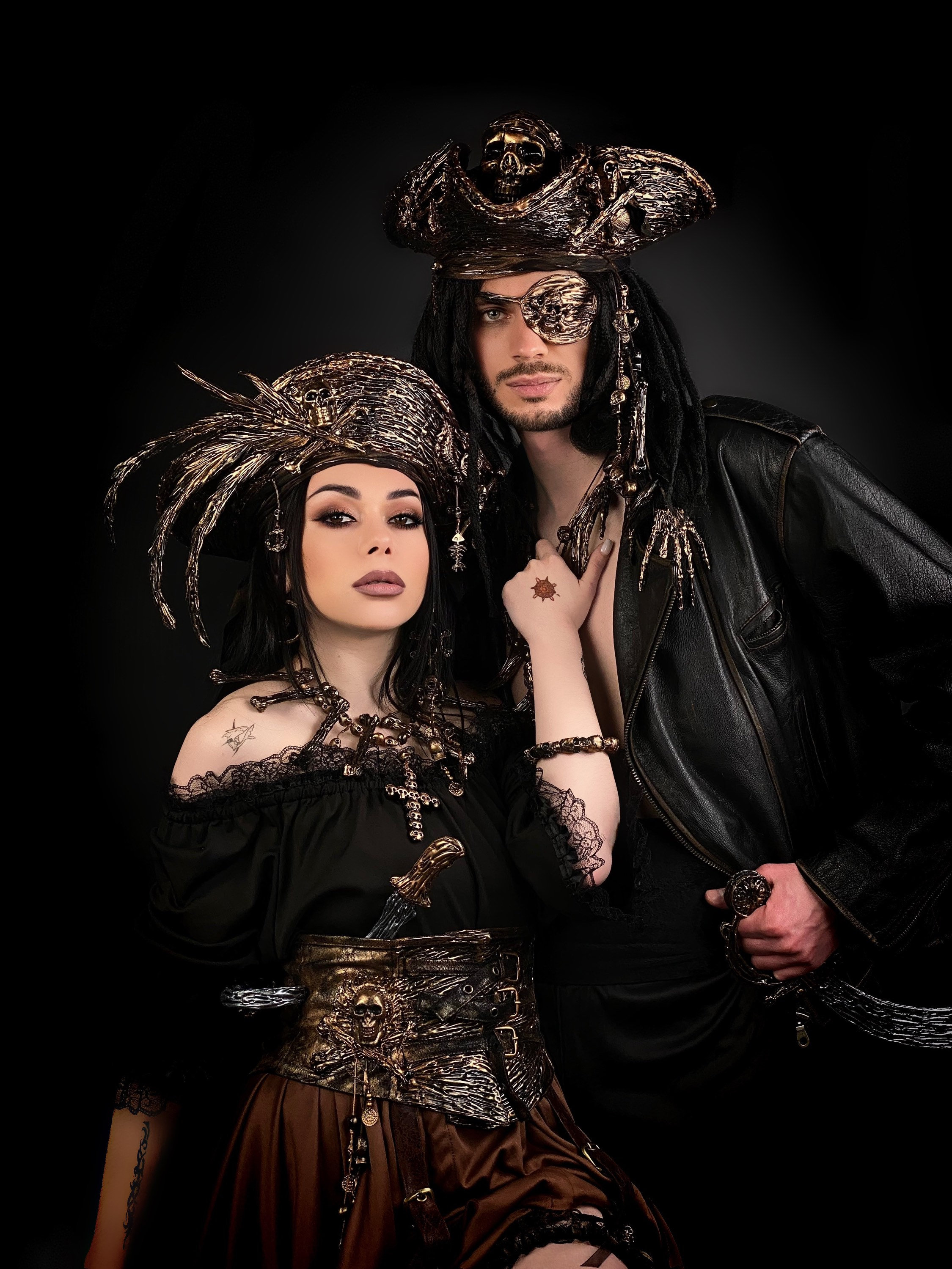 Pirates of the top caribbean couples costume