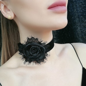 Gothic choker with rose, Black velvet necklace, Gothic choker Victorian black rose, Gothic black necklace, Gothic jewelry on the neck