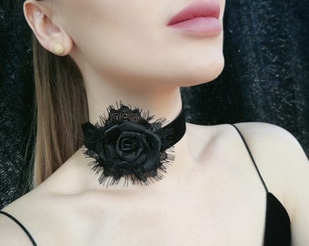 Gothic choker with rose, Black velvet necklace, Gothic choker Victorian black rose, Gothic black necklace, Gothic jewelry on the neck