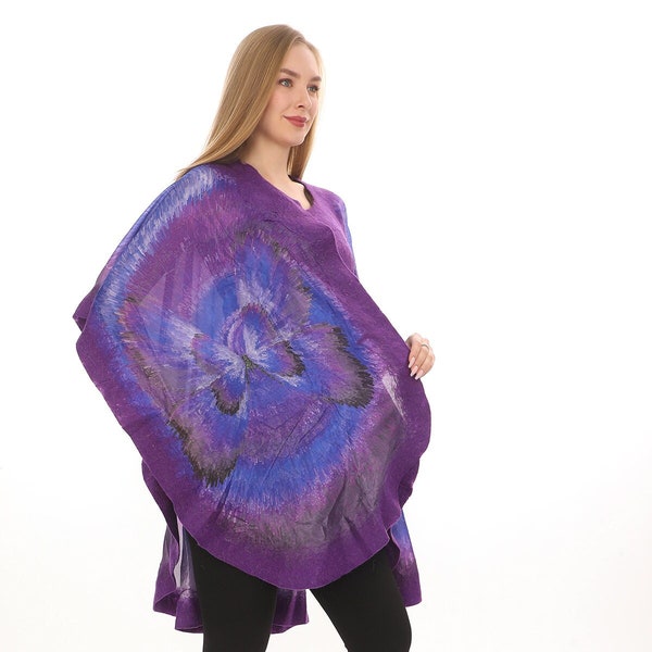 Poncho magnifique papillon en soie et feutre de laine blanc • Laine mérinos naturelle • Couverture de poncho • Poncho en feutre et soie • Style kimono, taille unique