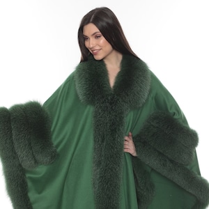 Winter Green Cashmere Cape with natural fox fur trimmed, Cozy cape for women, Cashmere cape, Cape cape with real fox fur, free size