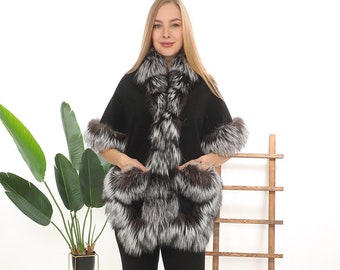 Capa de cachemira, capa con bolsillos, capa de cachemira negra, capa cálida para mujer, capa de piel de zorro gris, capa de invierno con ribete de piel de zorro, tamaño STD para todos