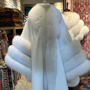 Winter clothing for women, White cashmere cape with fox fur trim, cape women, Cozy cape for women, Cashmere cape, cape with real fox fur