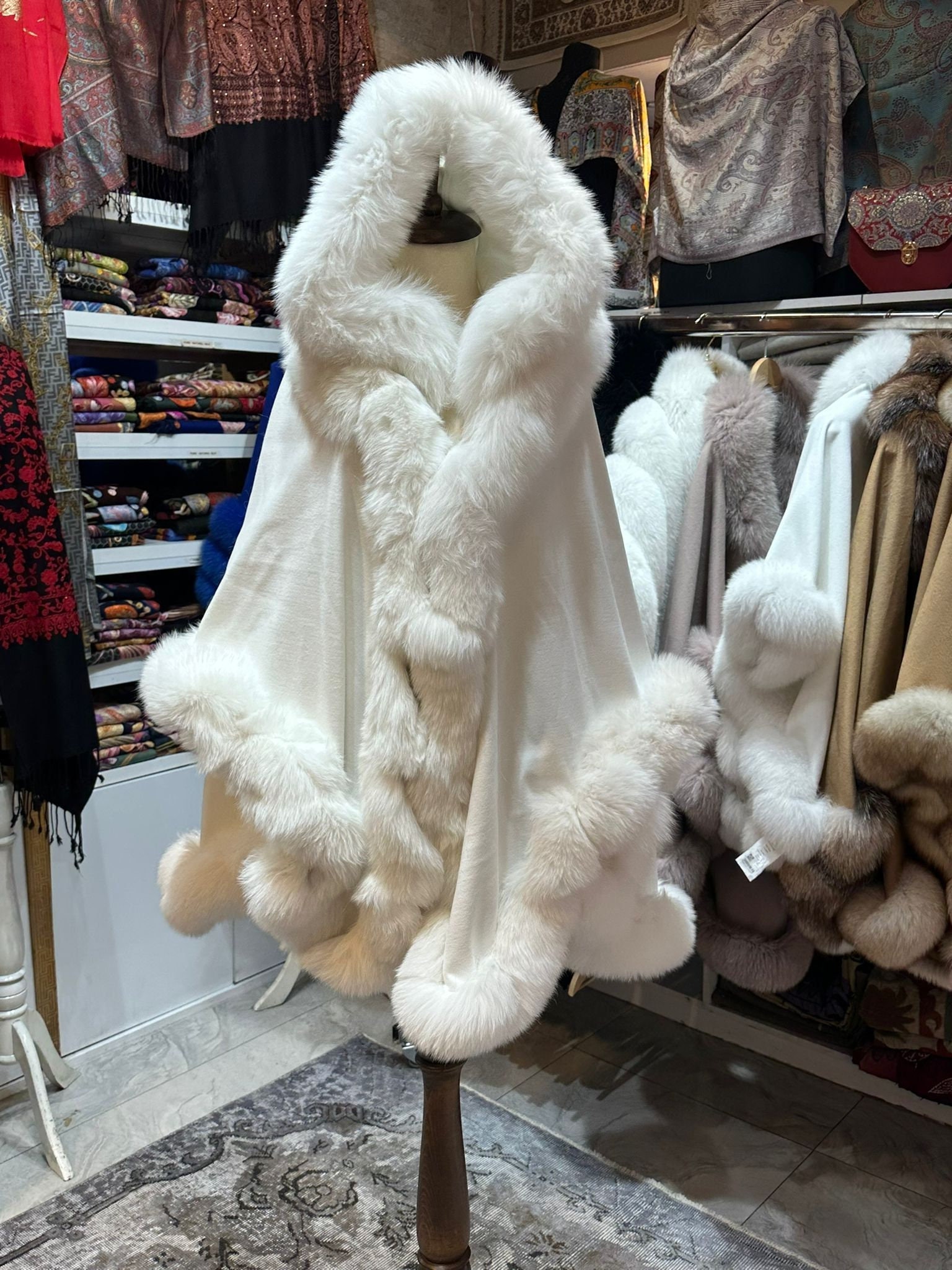 Whit hood White fox fur cashmere cape with WhIite Fox fur trimmed, Stylish cape with real fox fur, Free Size For all, whit hood