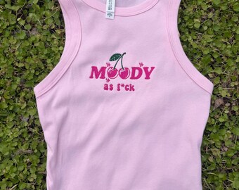 Camiseta sin mangas Moody AF rosa bordada