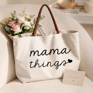 Mama Things Canvas Tote Bag, Gepersonaliseerde Mama Tote Bag - Moederdagcadeau, Verjaardagscadeau voor mama, gepersonaliseerd cadeau - strandtas KUR3