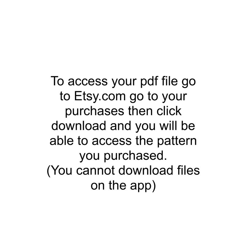 Puede incluir: Instrucciones de texto sobre c&oacute;mo acceder a un archivo PDF comprado en Etsy.com. El texto indica que puede acceder al archivo yendo a sus compras y haciendo clic en descargar. Tambi&eacute;n indica que no puede descargar archivos en la aplicaci&oacute;n.