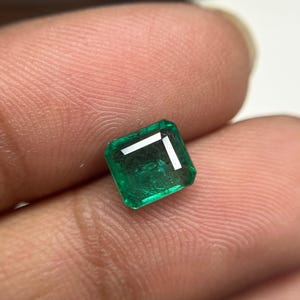 1.57 ct Natural Zambian Emerald Cushion Cut Loose Gemstone 7x6.5 mm Vivid Green