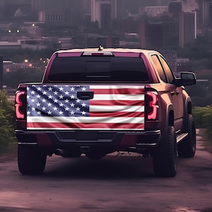 Ein Aufkleber für die Heckklappe. Amerikanische Flagge Tailgate Wrap Vinyl Grafik Aufkleber. USA Themed Truck Graphik Aufkleber Auto Vinyl Wrap Pick-up.