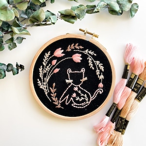 Cat Embroidery kit, DIY hand embroidery, embroidery tutorial, Beginner embroidery art, Christmas gift for girls, gifts for her, for women