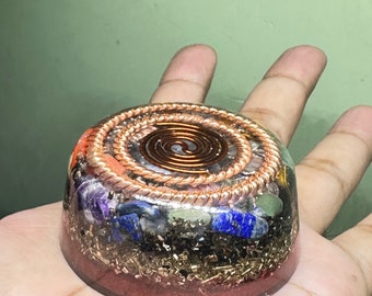 Poche d'orgonite et anneau tenseur (7 cakras en équilibre)