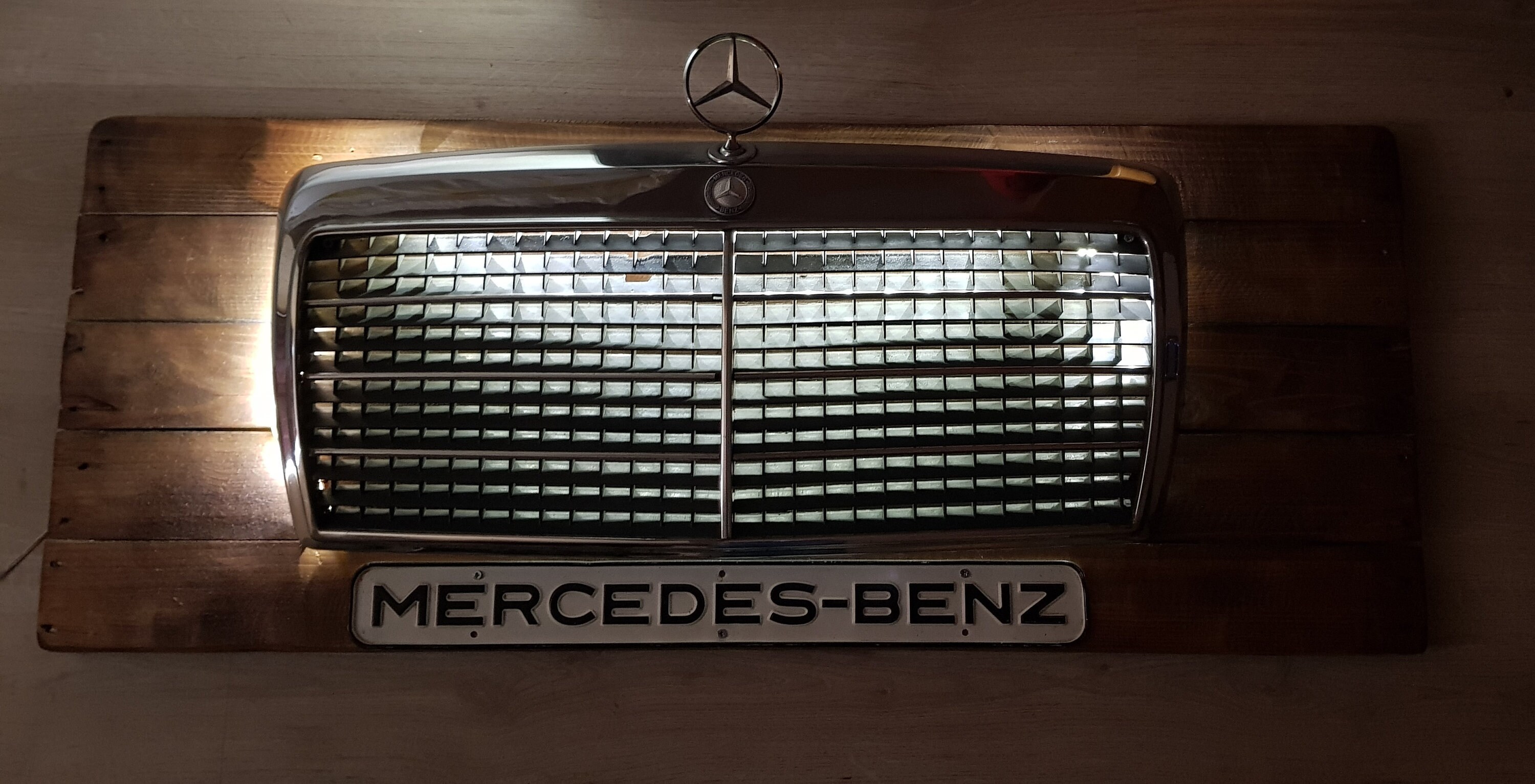Tableau Calandre Mercedes Lumineux