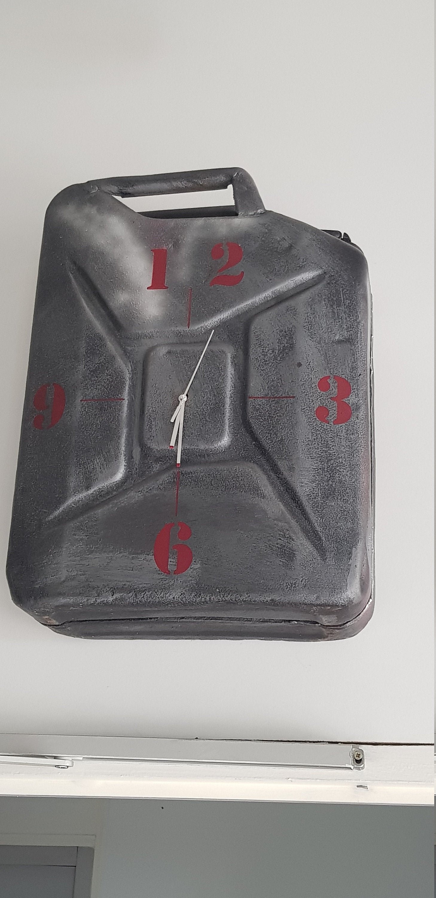 Horloge Bidon Essence