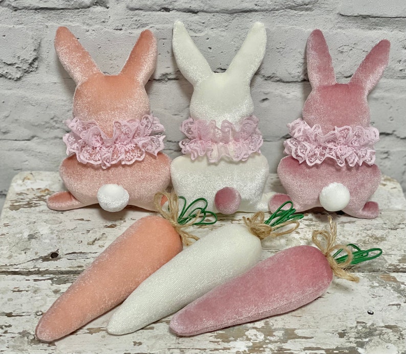 Ensemble de Pâques pour décor de Pâques pastel à plusieurs niveaux Carottes en velours Lapins en velours image 1