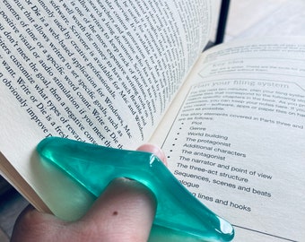The Perfect Accessory for any Book Lover or Avid Reader, Jade Green Resin Thumb Page Holder To Avoid Hand Pain and Bent Book Spines