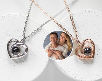 Collier photo coeur • Collier photo • Collier projection • Collier médaillon coeur • Collier coeur • Cadeau Saint Valentin • Cadeau pour elle