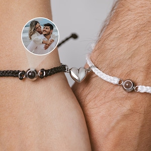 Matching bracelets for couples • Couples bracelets • Long distance bracelets • Photo bracelet • Projection bracelet • Magnetic bracelet