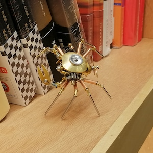 Affascinante scultura da tavolo in stile Steampunk a forma di granchio, scultura in metallo, insetto meccanico Steampunk, decorazione per la casa Steampunk.