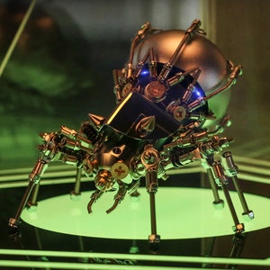 Spider Bluetooth speaker Mechanical Metal sculpture Insect figurine Creative Small Crafts Spark Toy furnishing articlesart Sculpture Iron