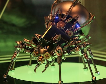 Altoparlante Bluetooth Ragno Scultura in metallo meccanico Figurina di insetto Creativo Piccolo artigianato Scintilla Giocattolo Articoli d'arredo Arte Scultura Ferro