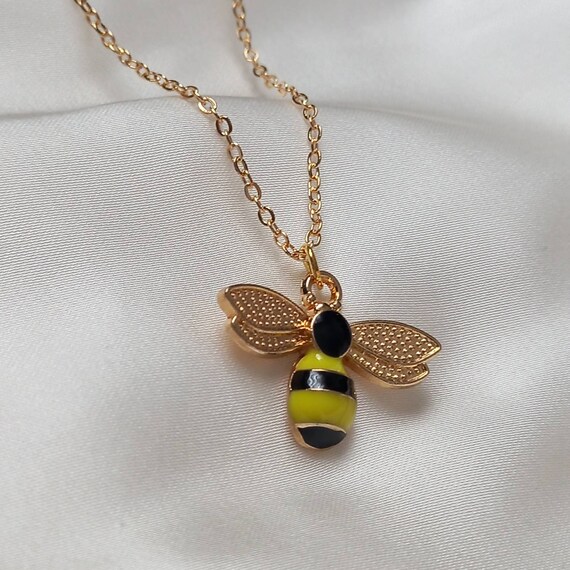 Bee necklace Gold, Tiny Bee Necklace Gold, Bumble Bee Necklace, Bumblebee  Necklace, Honeybee Necklace, Bee Jewelry