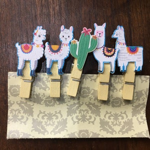 Photo clips and thread | Polaroid clips and thread | Decorative clips | Photo holder decorations | Polaroid decorations