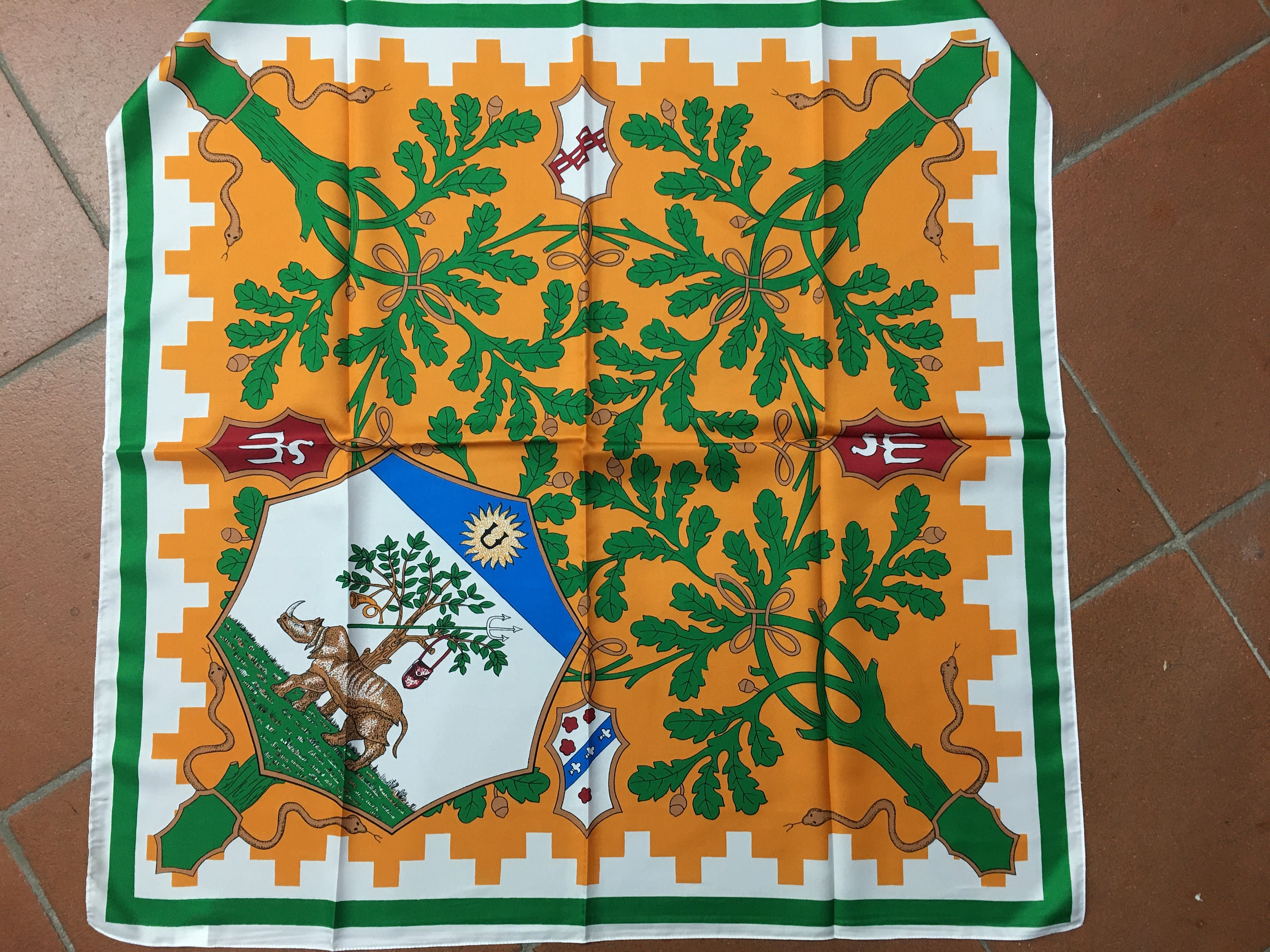 Fazzoletti delle Contrade di Siena Siena scarfs Palio di Siena scarf