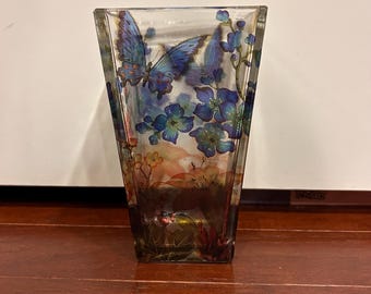 Fringe Studio Culver City CA Shakespeare Tiffany Glass Vase Floral Butterfly