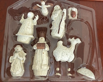 Flurryville Living Quarters Snow Family Nativity Creche, Christmas