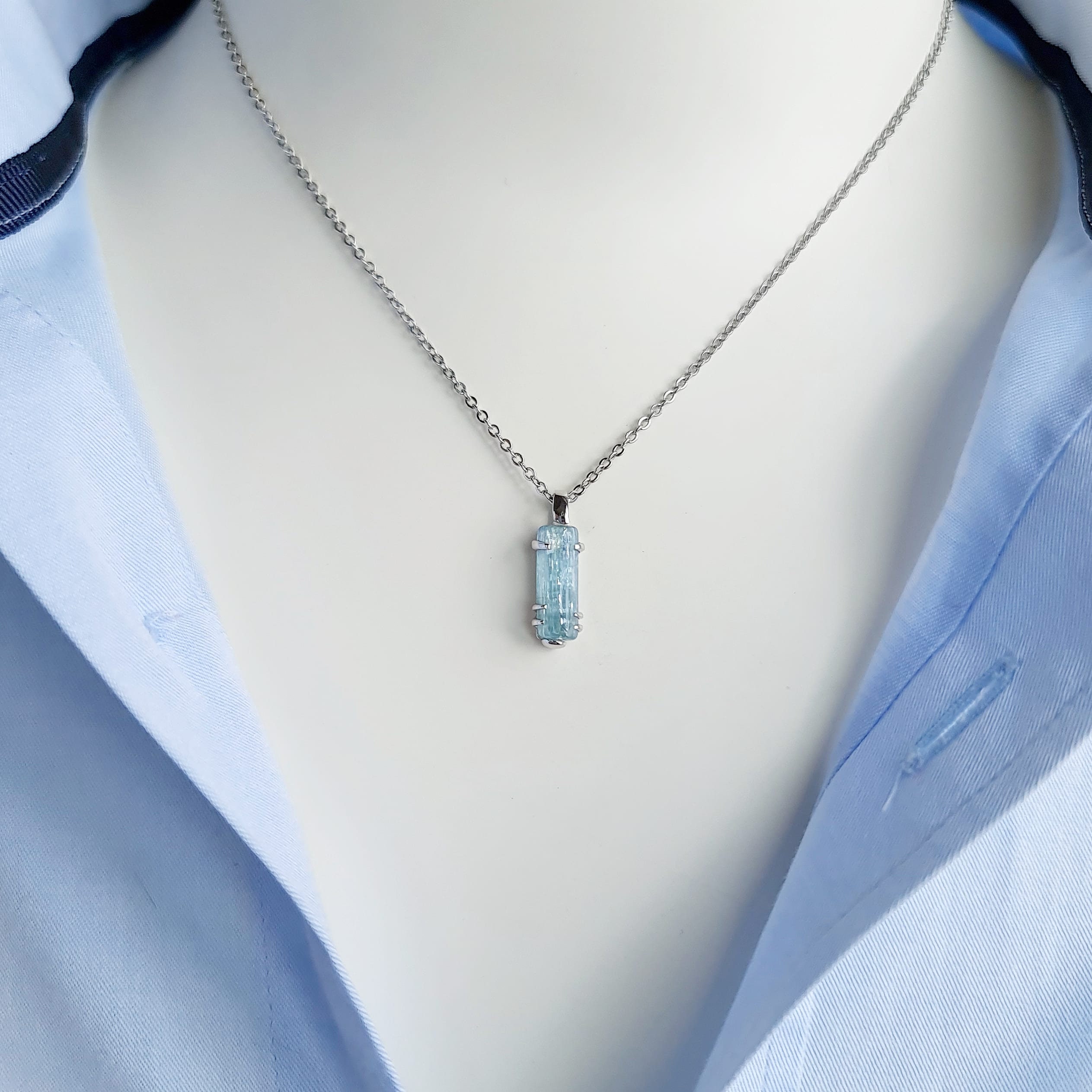 Necklace with aquamarine stone Clearance