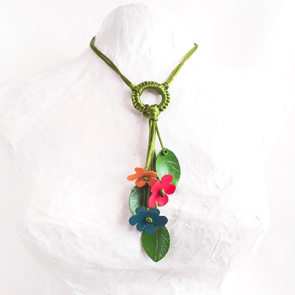 Collar flores de colores, collar llamativo para mujer, collar hecho a mano con cucharas, collar multicolor, collar de cucharas recicladas
