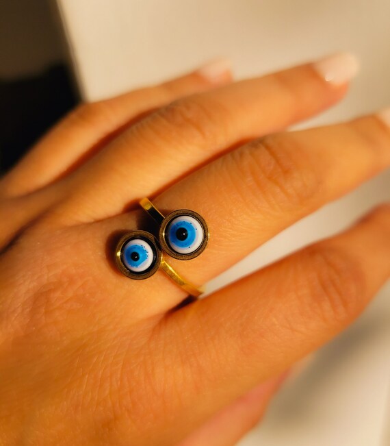 Vintage evil discount eye ring