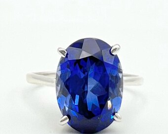 Anello con zaffiro blu, anello con zaffiro blu taglio ovale, anello in argento sterling 925, anello impilabile delicato, anello fatto a mano, anello con pietra preziosa blu naturale