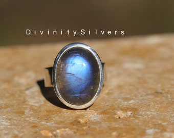 Anello di Labradorite blu, argento sterling, anello di pietra blu, anello di pietre preziose, gioielli di labradite, anello minimale, anello di tutti i giorni.-Best Seller