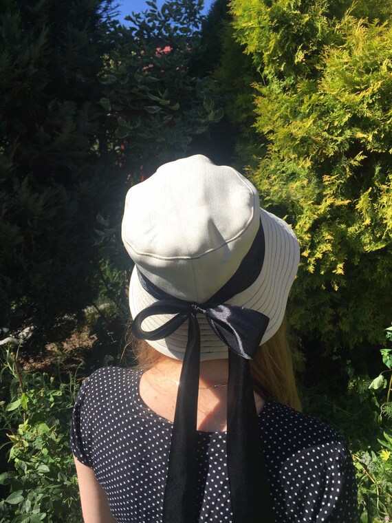 Bucket Hat Contrasting Stitching Stitch Black and White  display picture 1