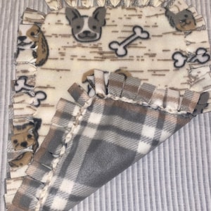 Small Dog Lovers / Plaid       Fleece Dog Blanket