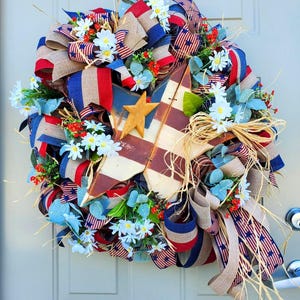 Patriotic Americana Wreath, 4th of July Door Decor, Rustic Burlap Wreath with Star, Red White and Blue Summer Wreath, Farmhouse Porch Decor