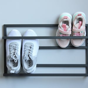 Entryway wall mount metal shoe rack Small farmhouse home decor Industrial schuhregal metal Modern hallway organizer Custom boot shelves gift