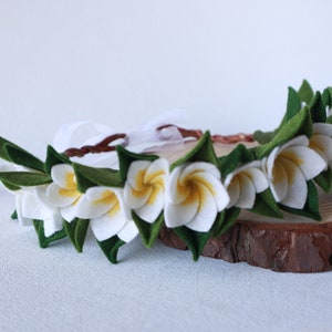 Plumeria flower crown for a tropical flower girl, Hawaiian party or an Aloha beach birthday theme. White Frangipani crown. Tiki hair flower.
