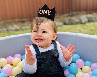 Circus showman birthday hat. Carnival 1st birthday crown. Ringmaster birthday party hat.