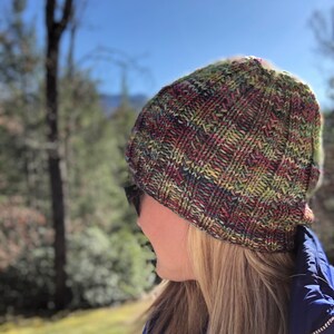 Knitting PATTERN Gifty Beanie PDF download. Instructions in English. Worsted Weight.