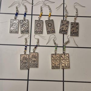 Versilberte Tarot Karte Perlen Ohrringe, Witchy mystischer Schmuck, Gothic zierliche Accessoires, spiritueller Schmuck für Sie