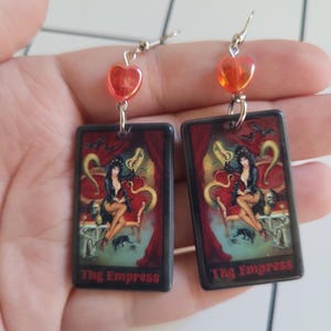Herrin der dunklen Kaiserin Tarot-Karte Ohrringe | Gothic Statement Schmuck | Alternatives Mode Accessoire für Horror Fans