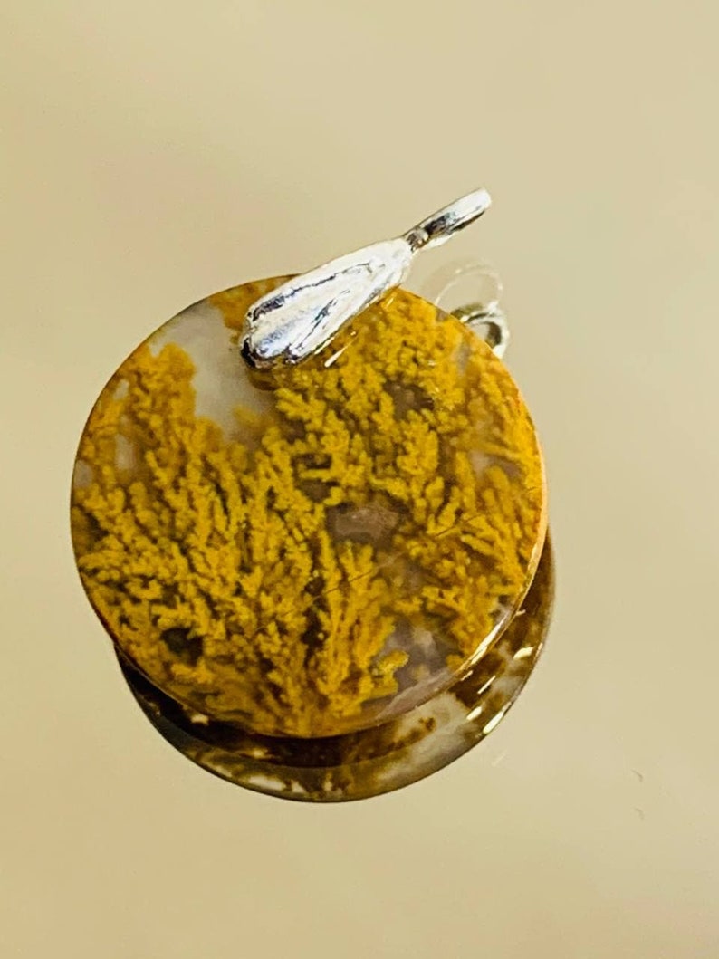 925K Silver Pendant With Moss Agate